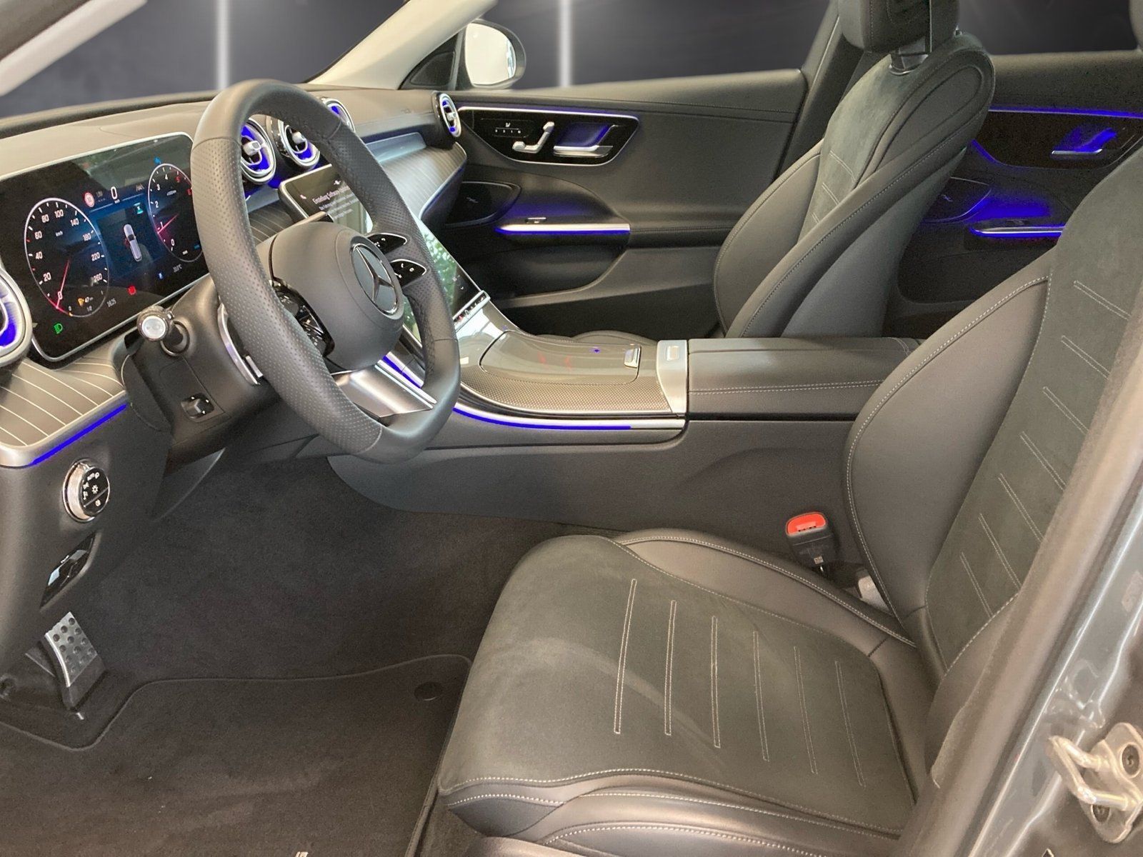 Fahrzeugabbildung Mercedes-Benz C 200 T AMG*AHK*Distro*360°*Night*Sound*Totwink*