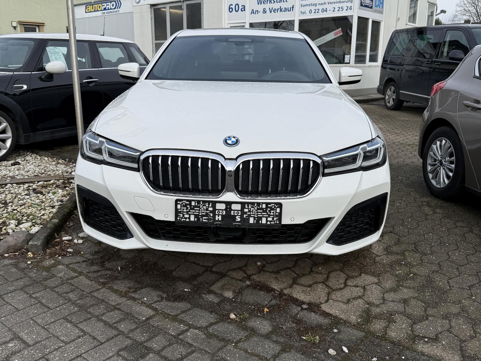 BMW 545e xDrive M Sport,Leder Schiebedach
