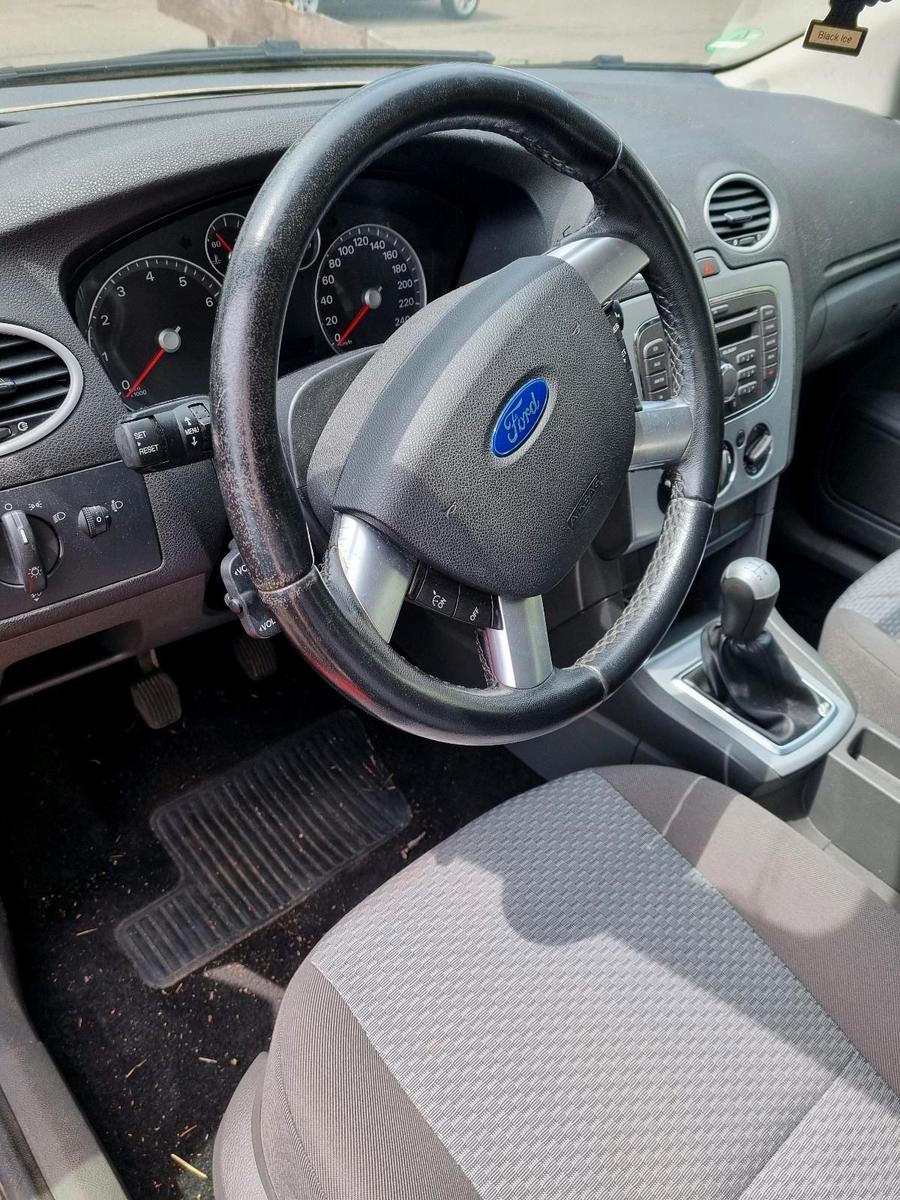 Ford Focus 2007 — photo 8