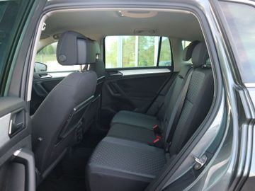 Volkswagen Tiguan - 12