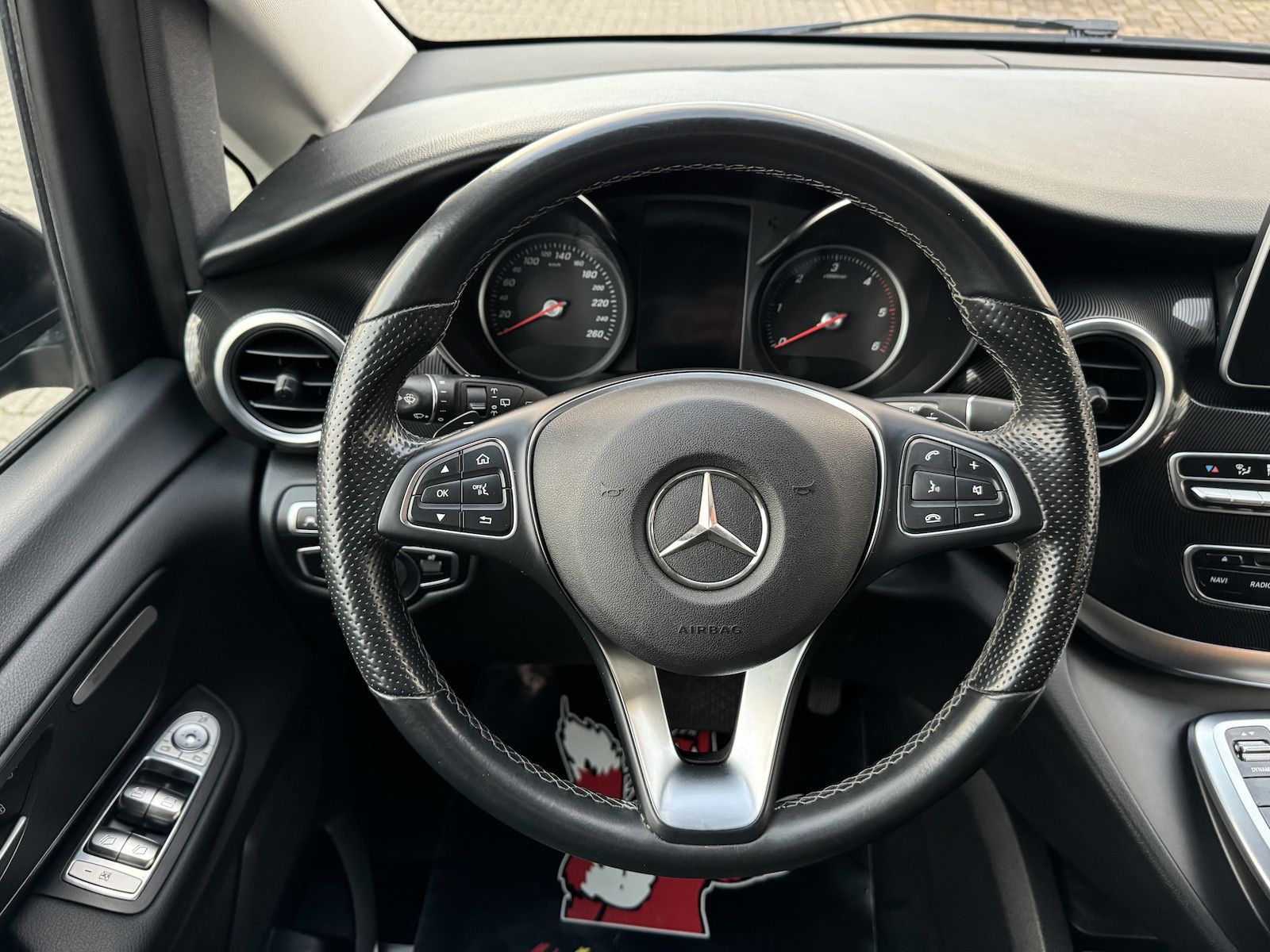 Fahrzeugabbildung Mercedes-Benz V 220 d EDITION/LED/Navi/DAB/Cam/Spur/Side/AHK/
