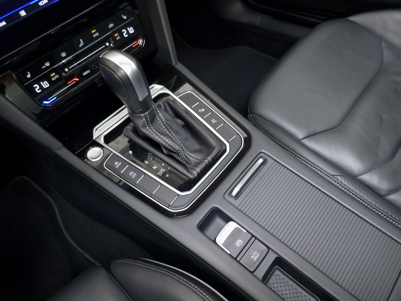 Volkswagen Arteon R-Line 2.0 TDI 4MOTION DSG LED AHK foto 15