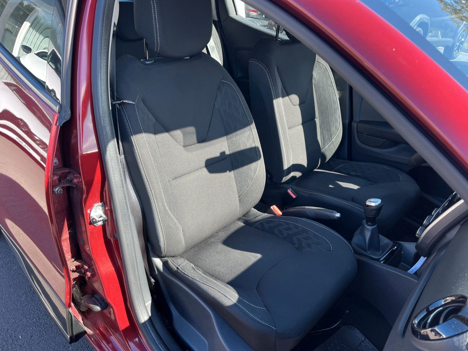 Fahrzeugabbildung Renault Clio IV Limited