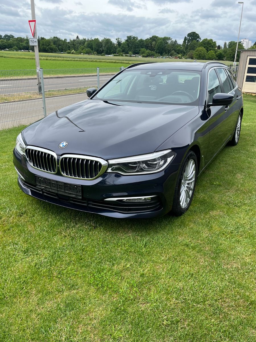 BMW 540d xDrive Touring A -Panorama,AHK,Sitzh hinte 