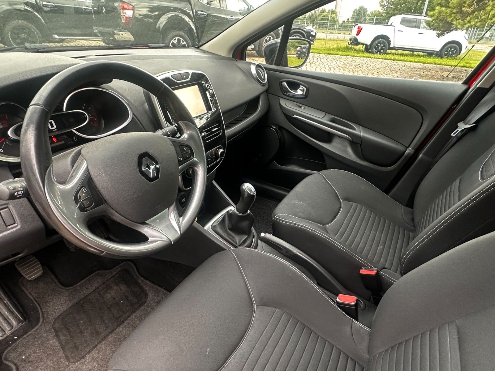 Fahrzeugabbildung Renault Clio IV Limited Klimaaut/ DAB/ ALU / Nav / TOP