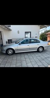 BMW 528i A - - BMW 528 aus 1999: 528i