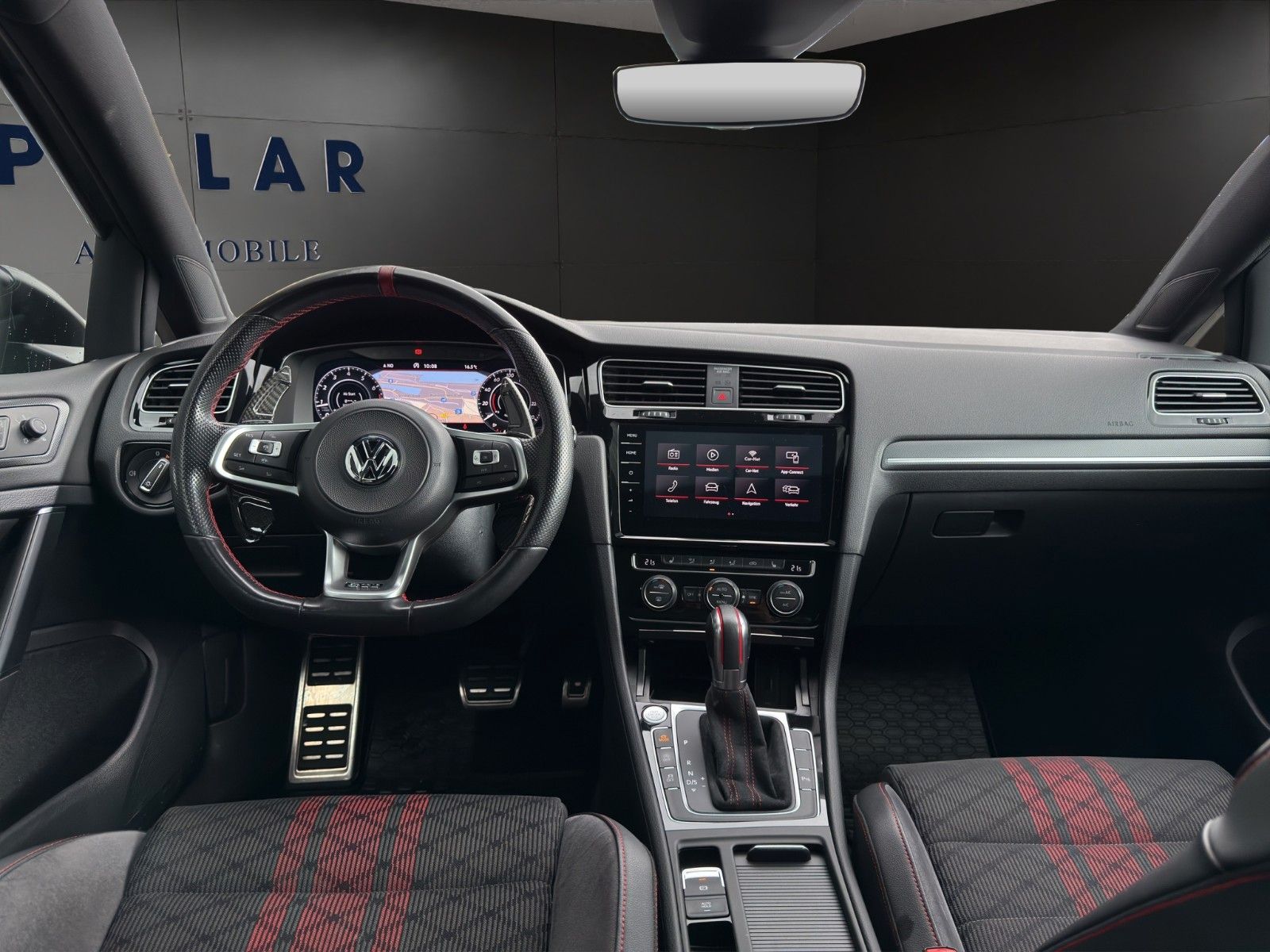 Fahrzeugabbildung Volkswagen Golf VII Lim. GTI TCR *Pano*Kamera*Carplay*ACC