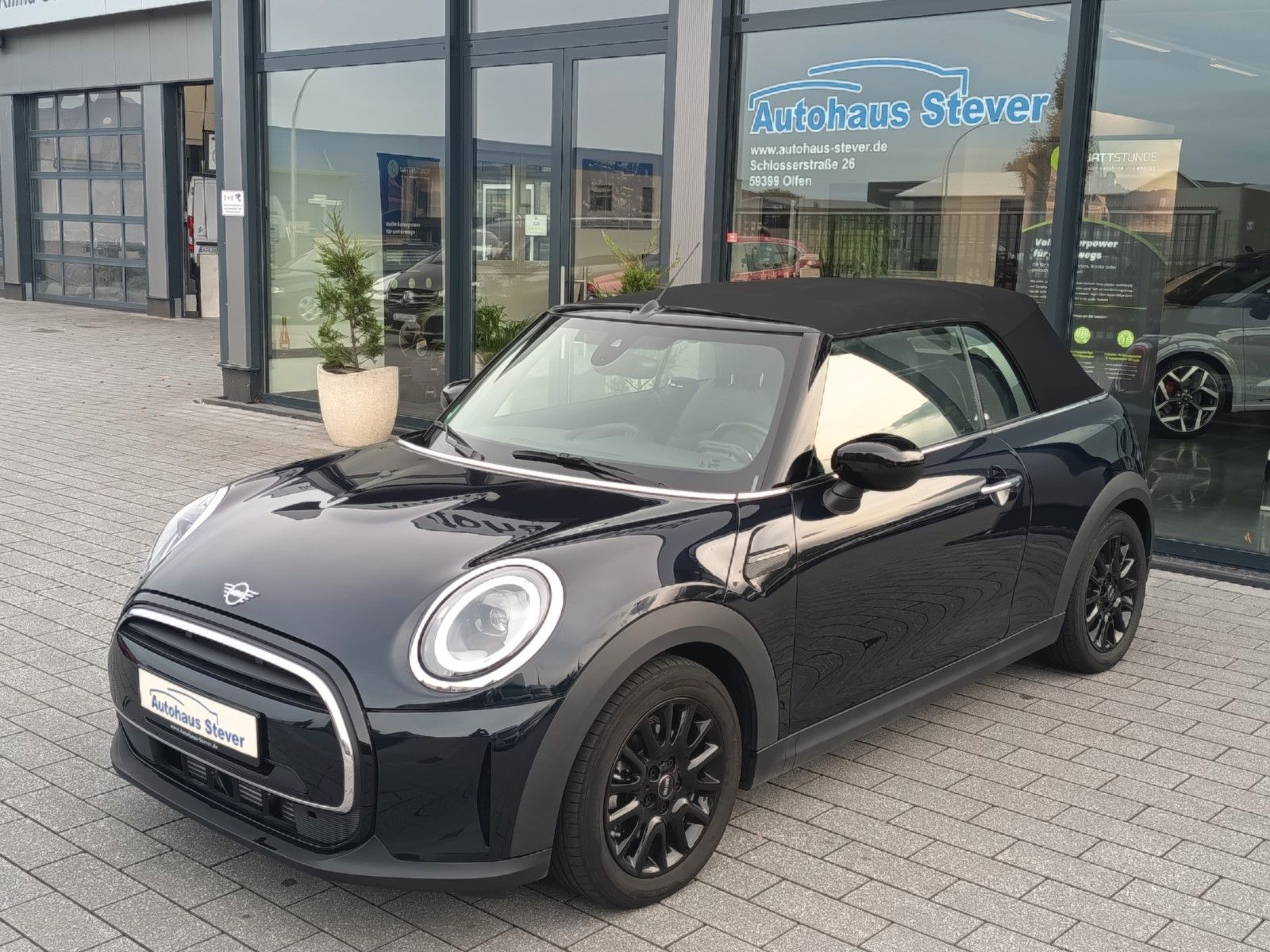 Fahrzeugabbildung MINI COOPER Cabrio Cooper Classic Trim