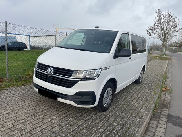 Volkswagen T6.1 MULTIVAN 2.0 TDI DSG/LED/ALU/AHK/KAM/PDC/