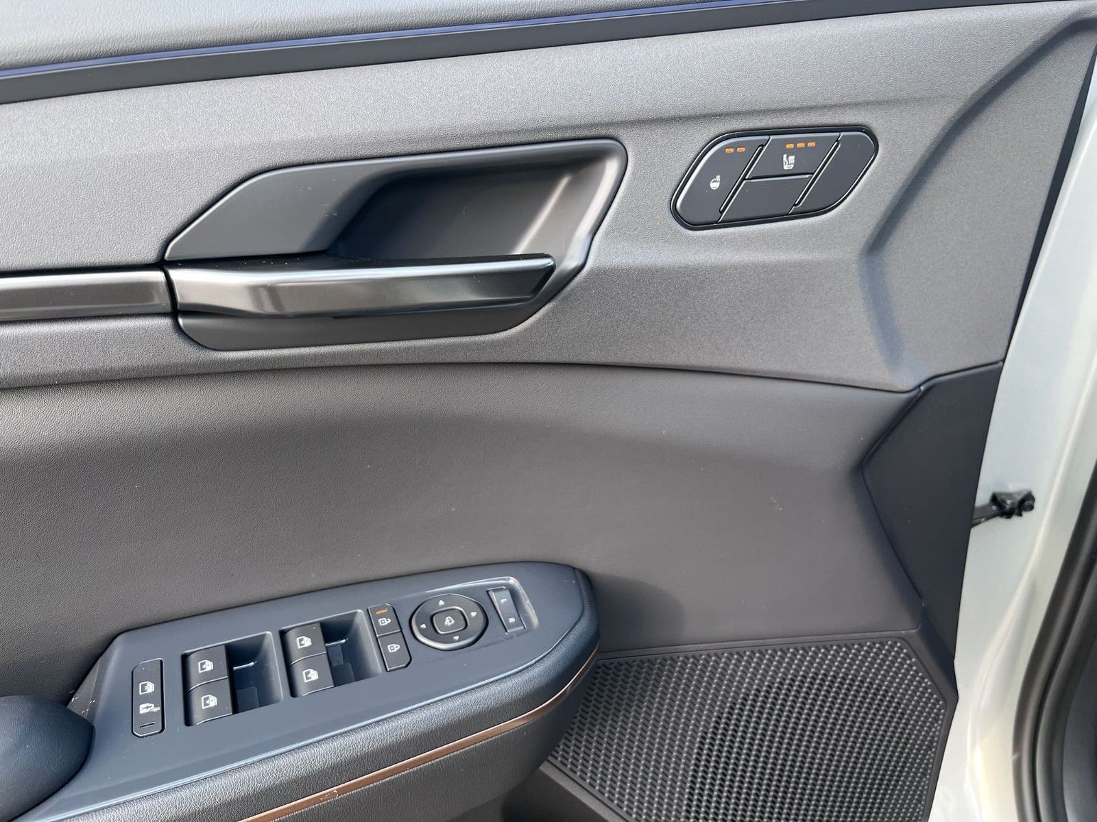 Fahrzeugabbildung Kia EV5 Kamera Totwinkel Ambiente LED Sound uvm.