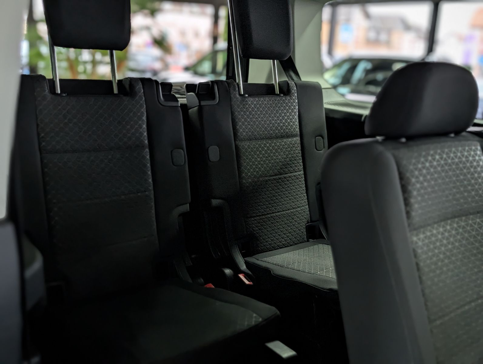 Fahrzeugabbildung Ford Grand Tourneo L2 Titanium 7-Sitze Bi-LED CAM AHK