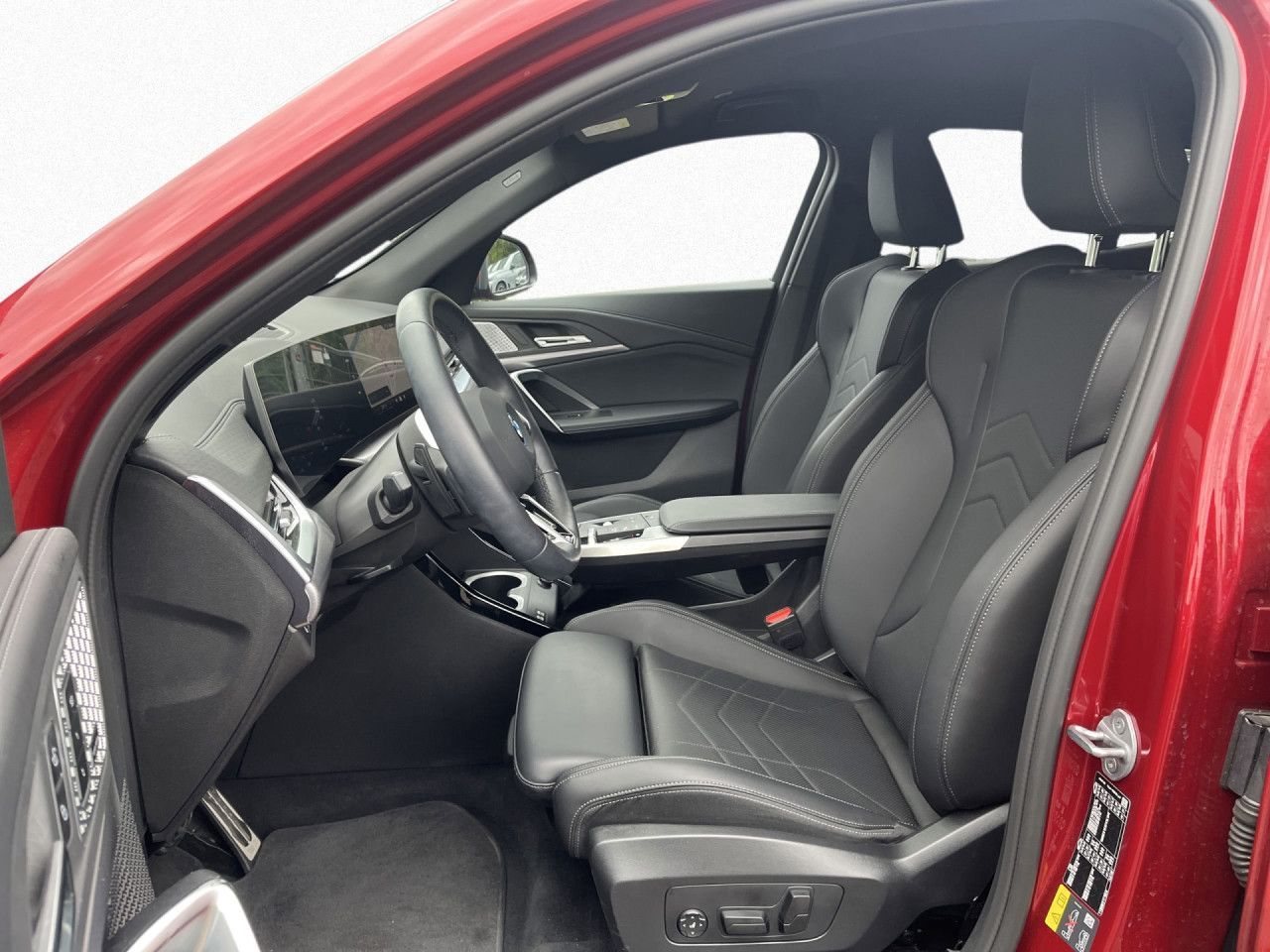 BMW iX2 - Bild 11