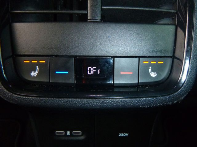 Fahrzeugabbildung Skoda Octavia Combi 2,0 TDI DPF >NAV/LED/SHZ/PDC/ACC<