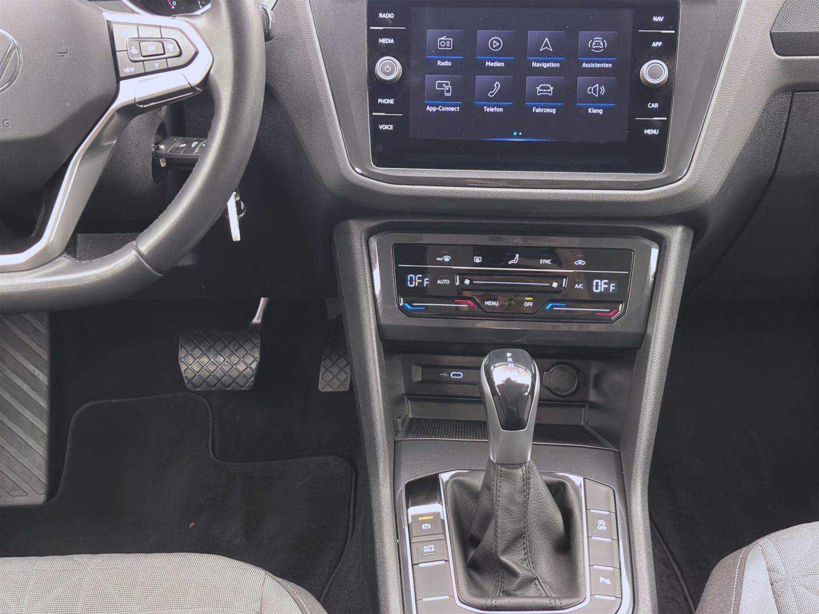 Volkswagen Tiguan 2.0 TDI DSG LIFE AHK KAMERA NAVI PDC