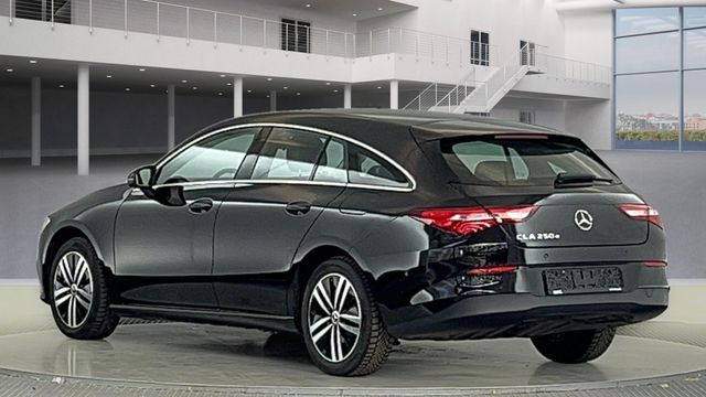 Fahrzeugabbildung Mercedes-Benz CLA 250 Shooting Brake e 8G-DCT+Navi+Spur+MBUX