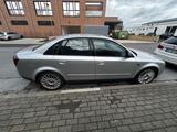 Audi A4 2.0 - - Audi A4 aus 2001: 2.0