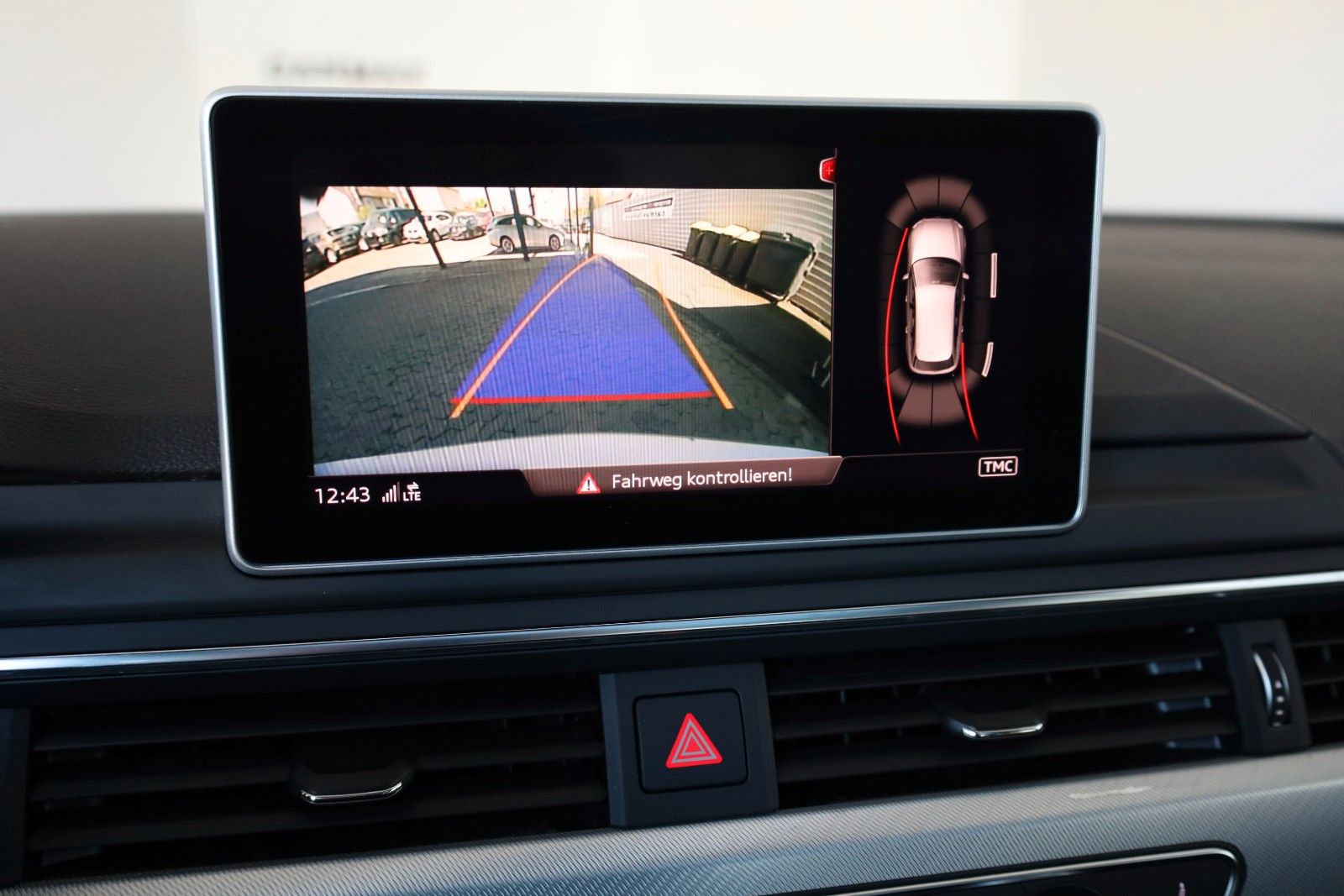 Fahrzeugabbildung Audi A4 Avant 45 TFSI S Line Leder,Navi,LED,Panorama