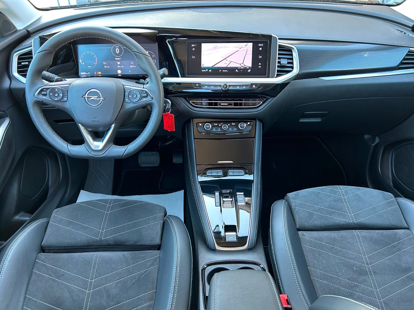 Fahrzeugabbildung Opel Grandland X°GS Line°Kamera°LED°Winterpaket°Navi°