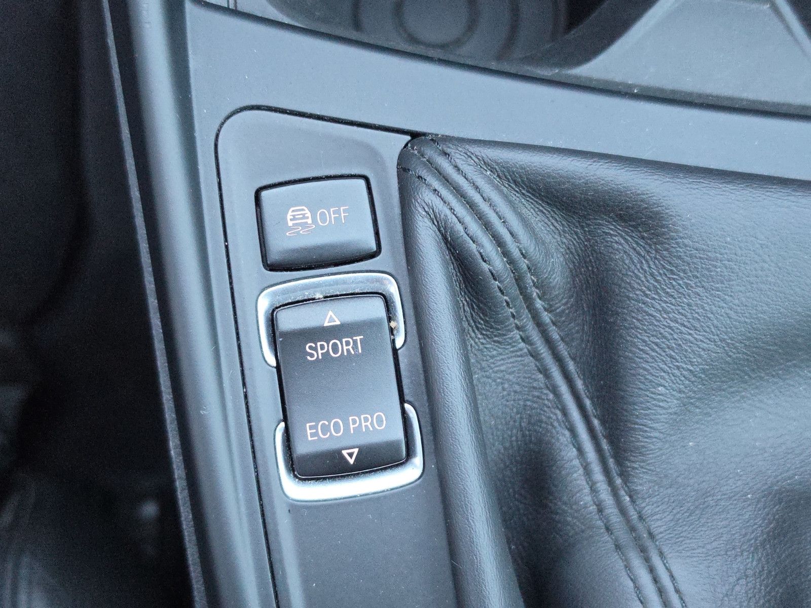 Fahrzeugabbildung BMW 218i Cabrio M Sport LEDER XENON SHZ TEMPOMAT