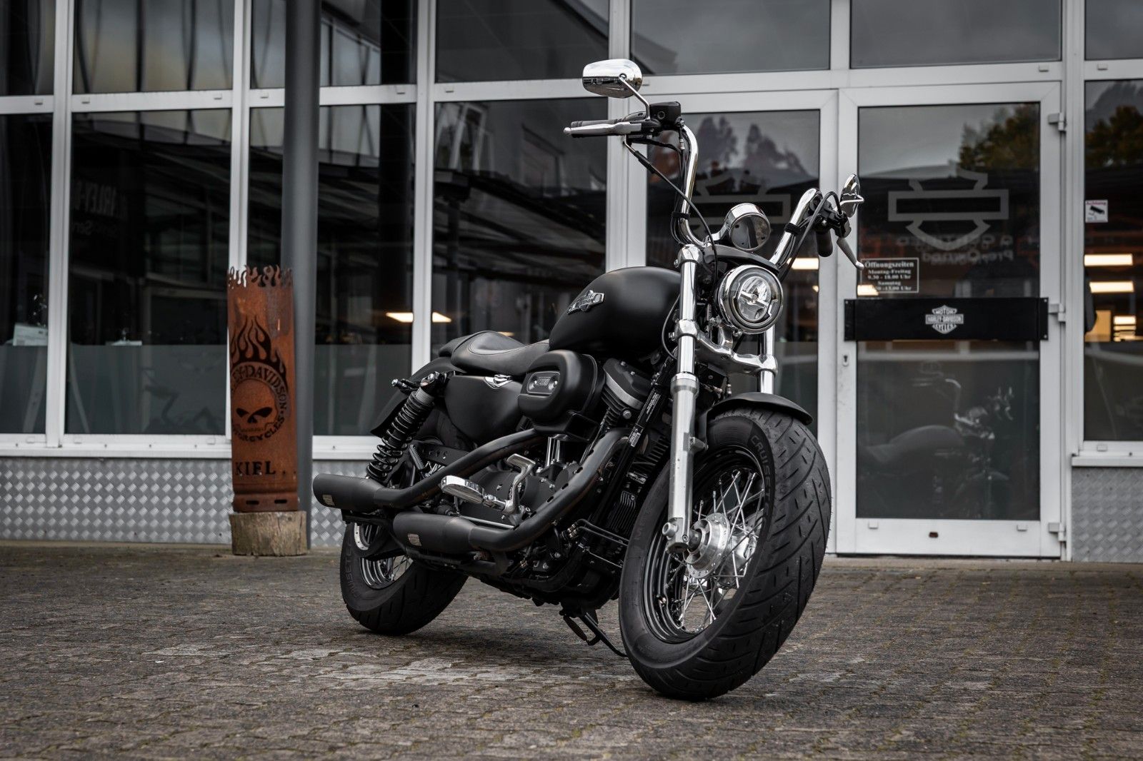 Fahrzeugabbildung Harley-Davidson Sportster XL1200CB Custom Limited - JEKILL&HYDE
