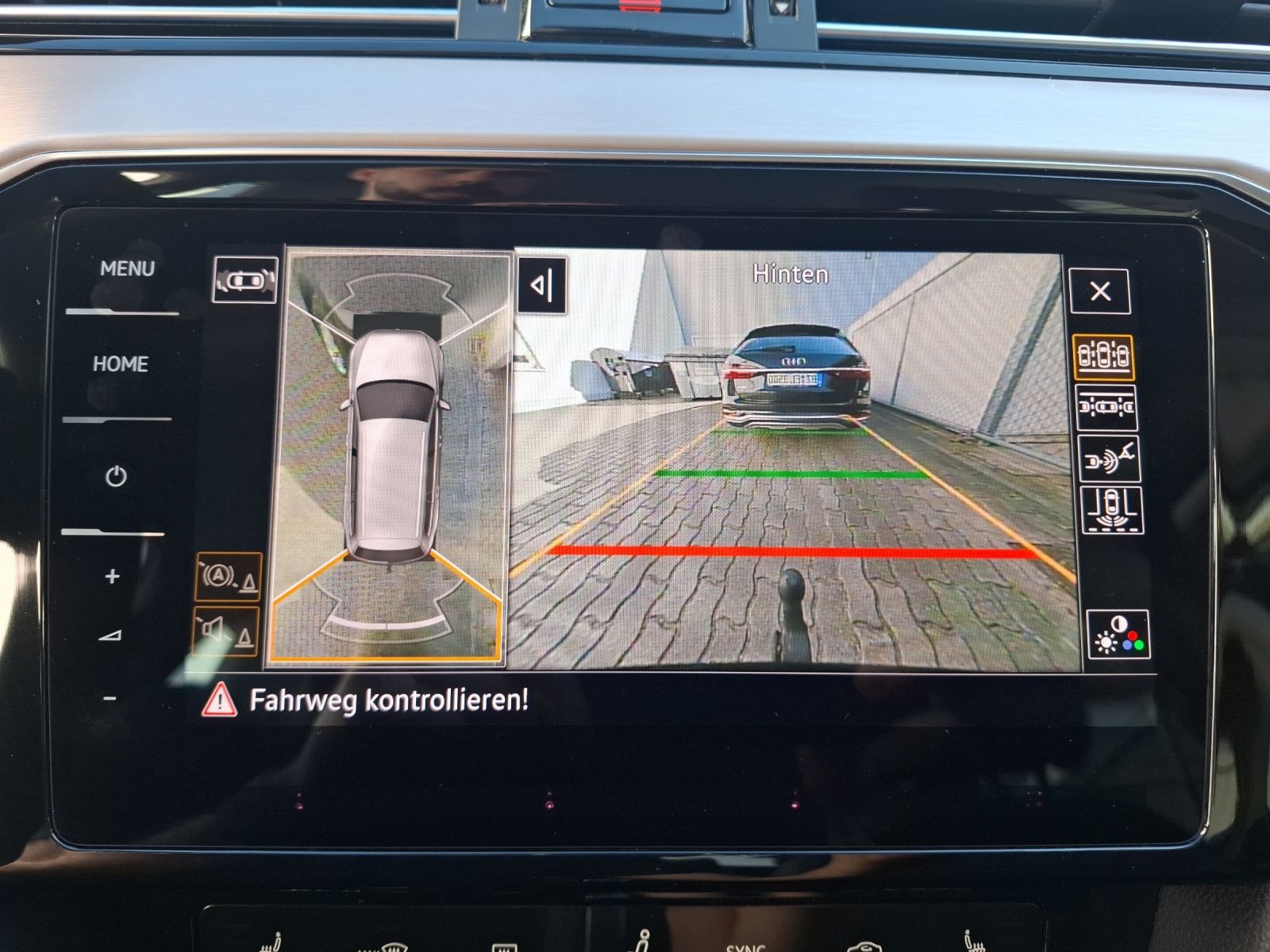Fahrzeugabbildung Volkswagen Passat Variant TDI Elegance DSG STH Matrix AHK N