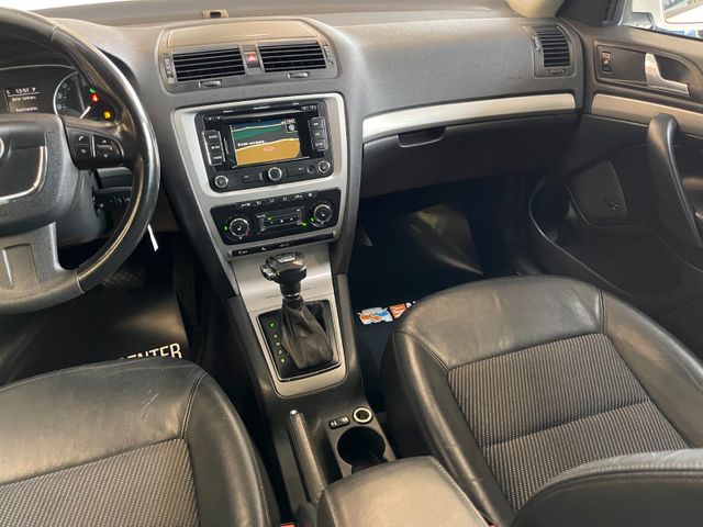 Skoda Octavia Combi Elegance DSG *NAVI*XENON*PDC*