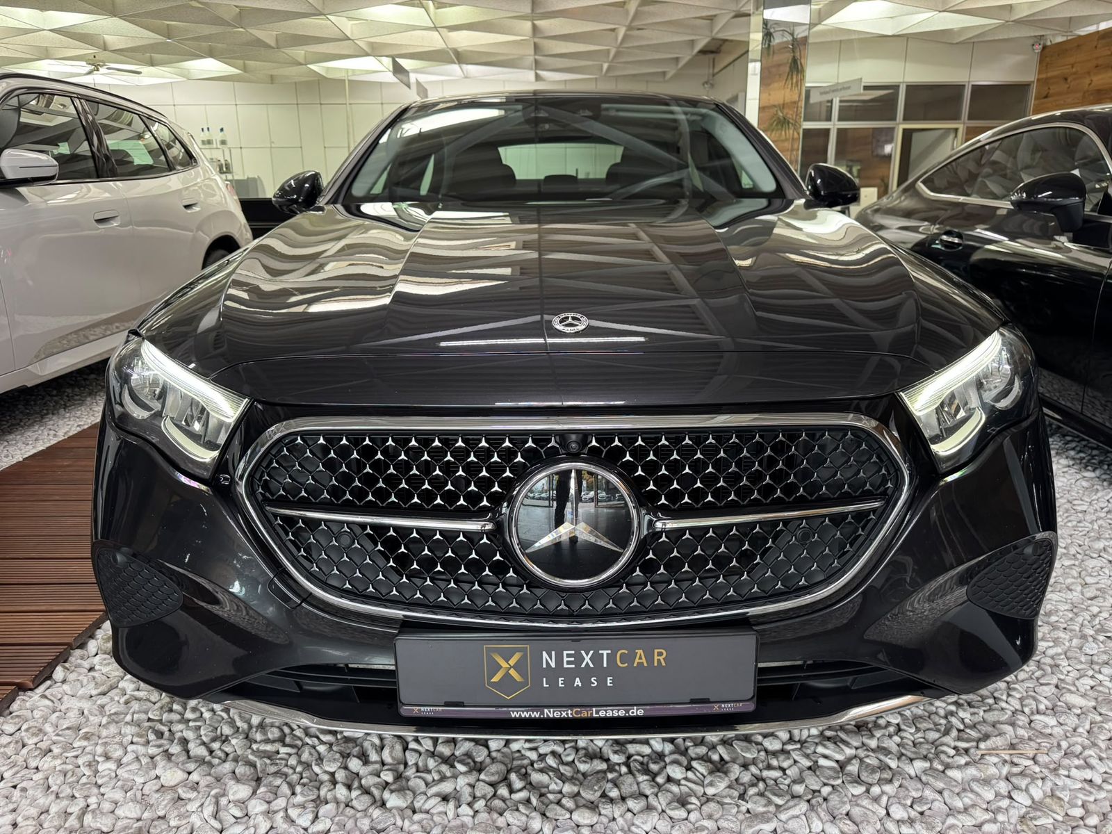 Mercedes-Benz E 300e Avantgarde Spurwechsel 360° foto 2