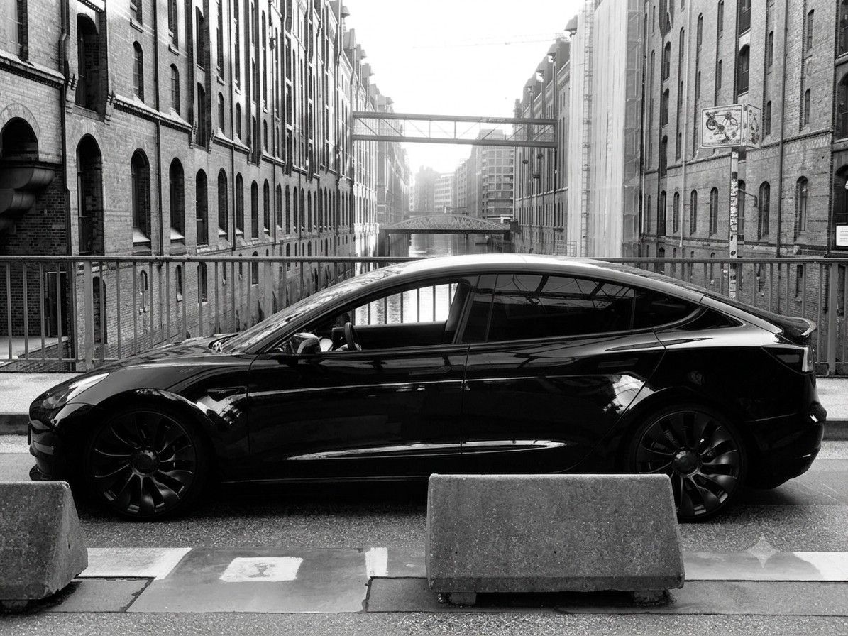 TESLA Tesla M3 Performance 2023/TÜV Neu/ Allwetter