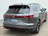 Volkswagen Touareg 3.0 TDI 4Motion R-Line, AHZV, Panorama - Volkswagen Touareg in Halle