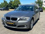 BMW 320d/NAVI/PDC/SHZ/1.HAND/SCHECKHEFT - BMW 320 aus 2010: 320d