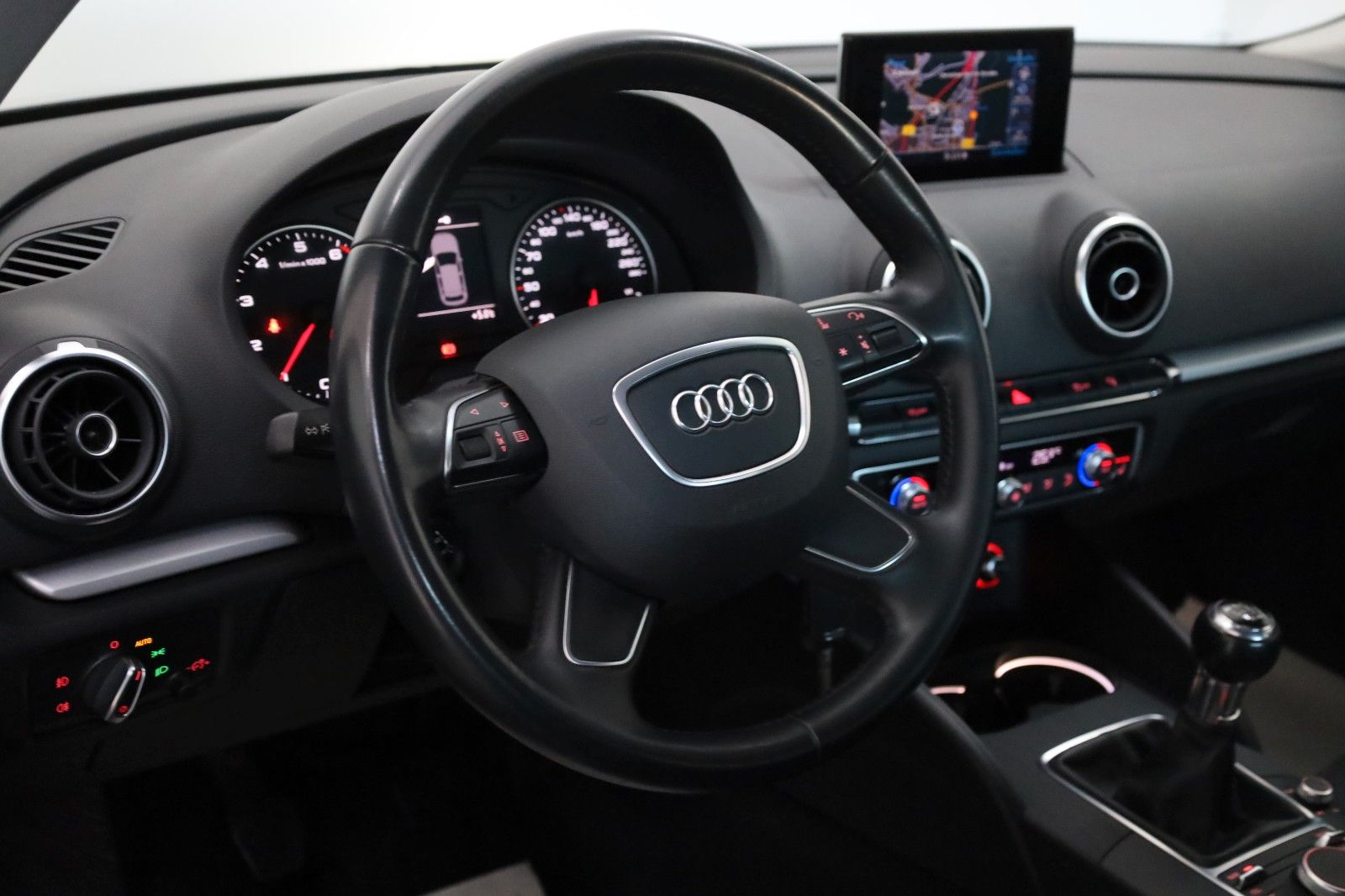 Fahrzeugabbildung Audi A3 Sportback Attraction,Navi,Xenon,APS Plus,+WR