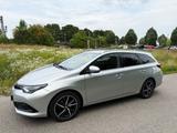 Toyota Auris Touring Sports Touring S. 1,2-l-T Team... - Toyota Auris Touring Sports mit Benzin-Antrieb: Automatik