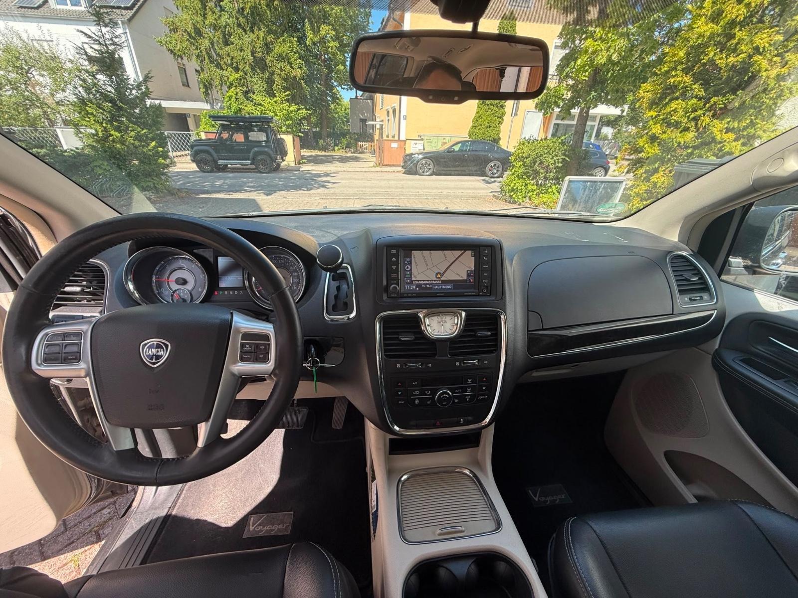 LANCIA VOYAGER GOLD 163 CH BVA 7 PLACES - 2ème MAIN - GPS - HAYON ÉLECTRIQUE - SUSPENSIONS AIRMATIC - 159500 km