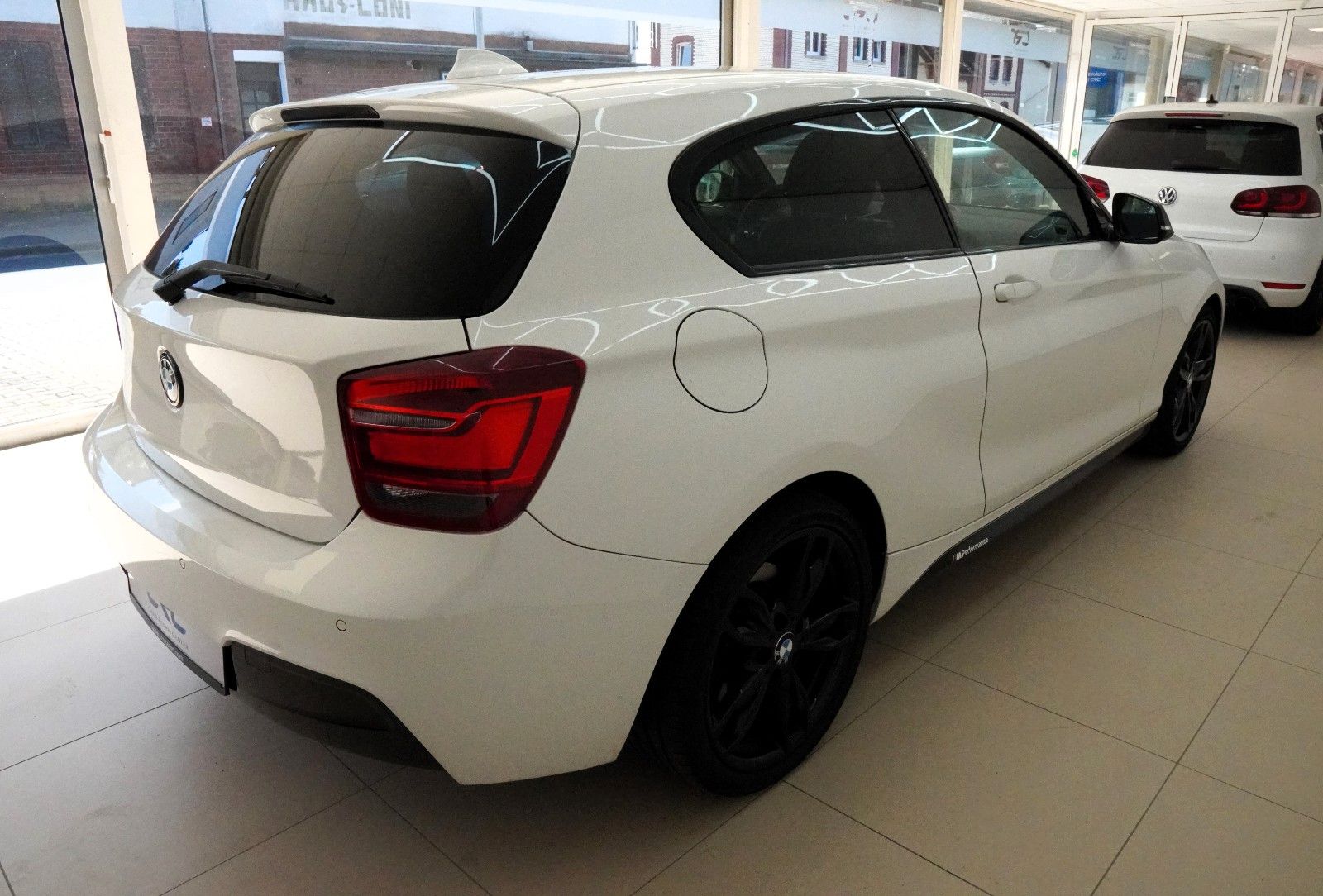 Fahrzeugabbildung BMW 120d M-Paket *Harman/Kardon*Shz*Bi-Xenon*