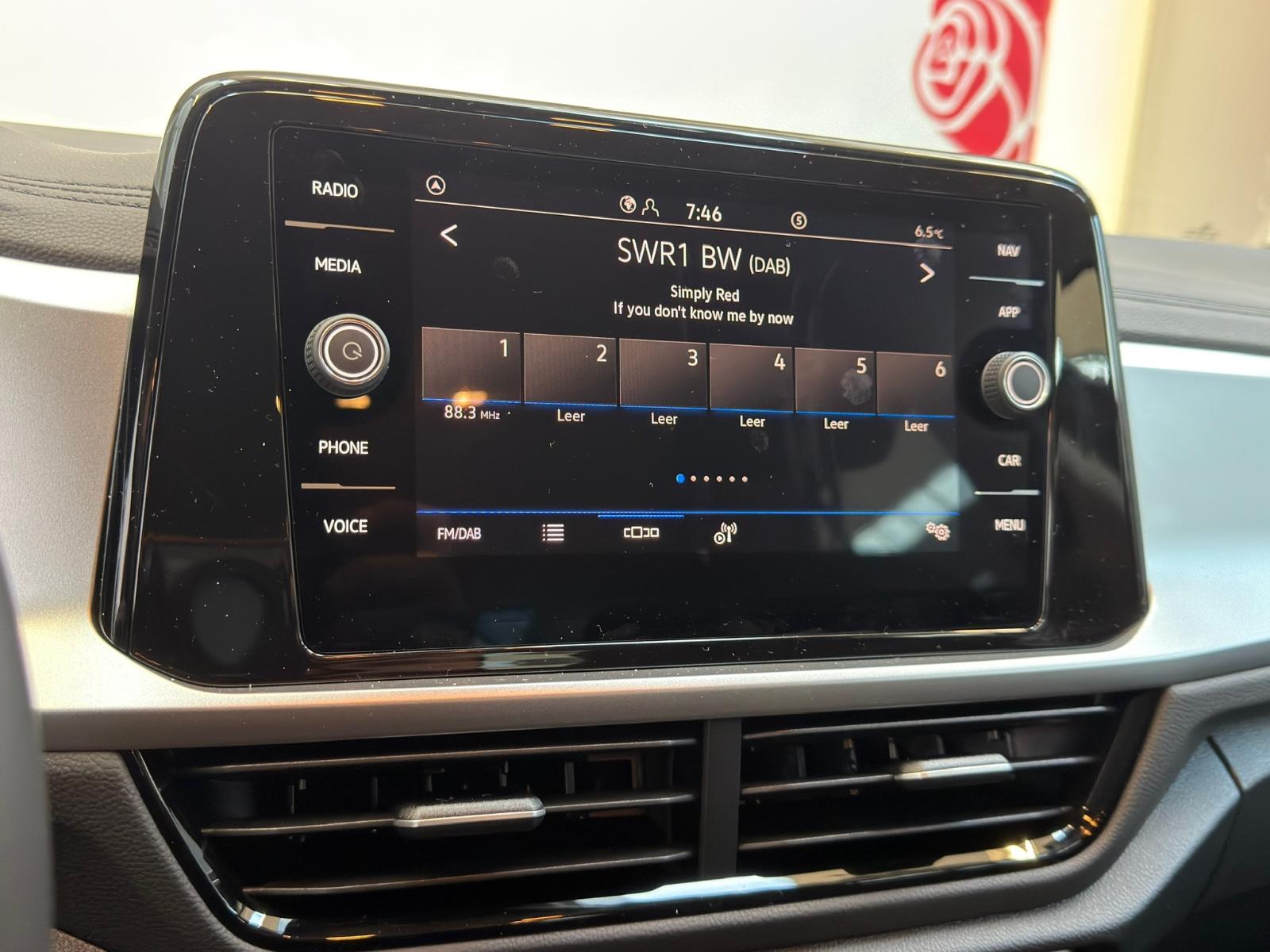 Volkswagen T-Roc Life 1.5l TSI #DSG#SHZ#AHK#ACC#LED#KEYLESS