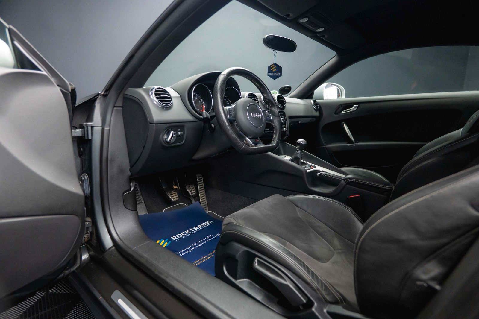 Fahrzeugabbildung Audi 2.5 TFSI TT RS Coupe quattro 6-Gang *Bi-Xenon*