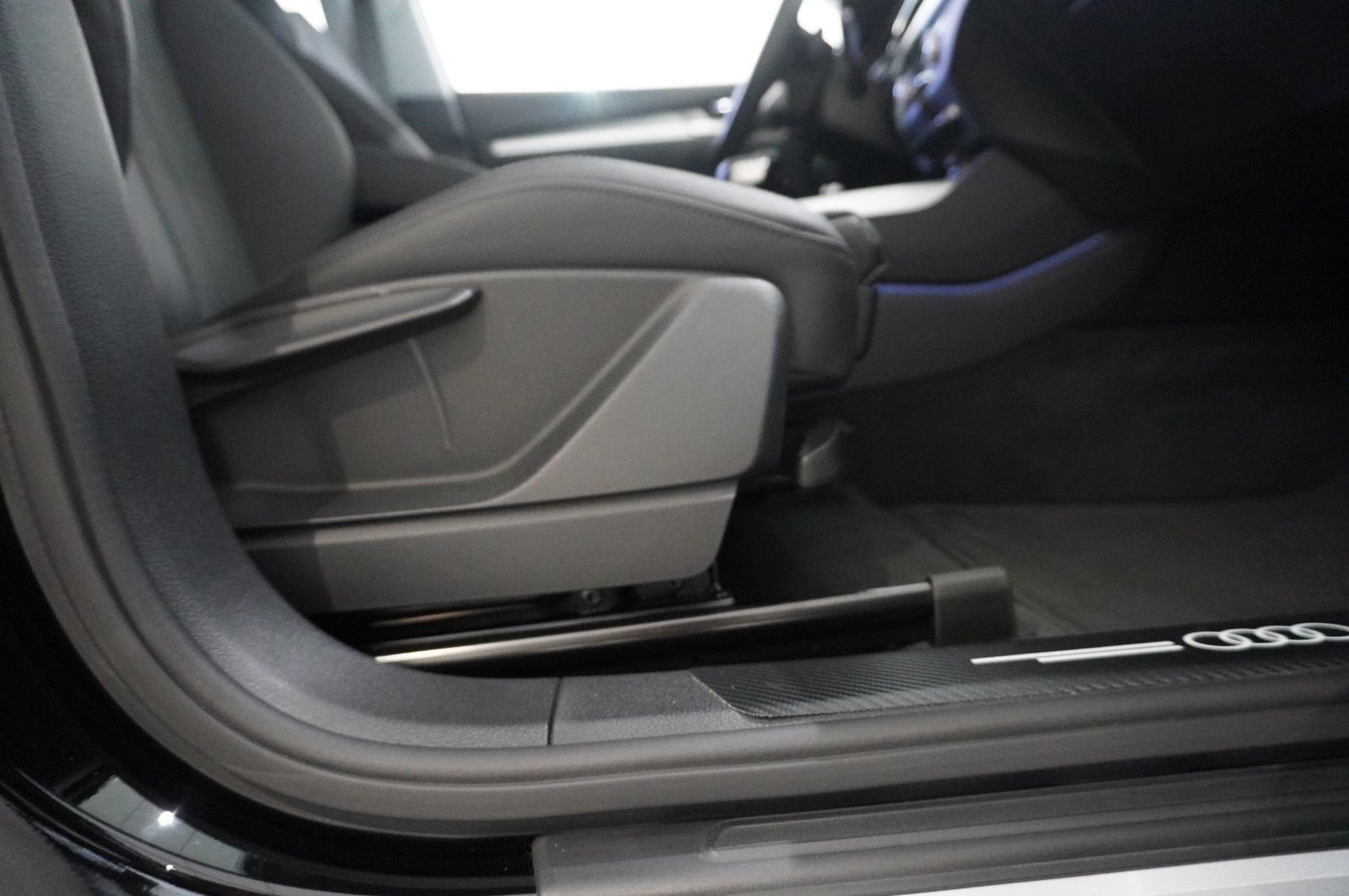 Fahrzeugabbildung Audi Q5 35 TDI ADVANCED NAVI/LED/KAMERA/VIRT/LEDER/SH