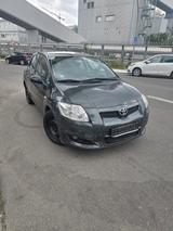 Toyota Auris Team - Toyota Auris: Team