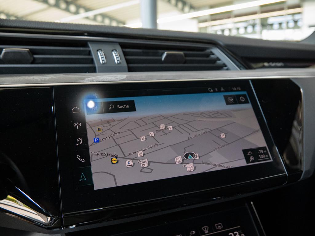 Audi Q8 S line 50 e-tron quattro 1.226,- EUR MTL* ACC