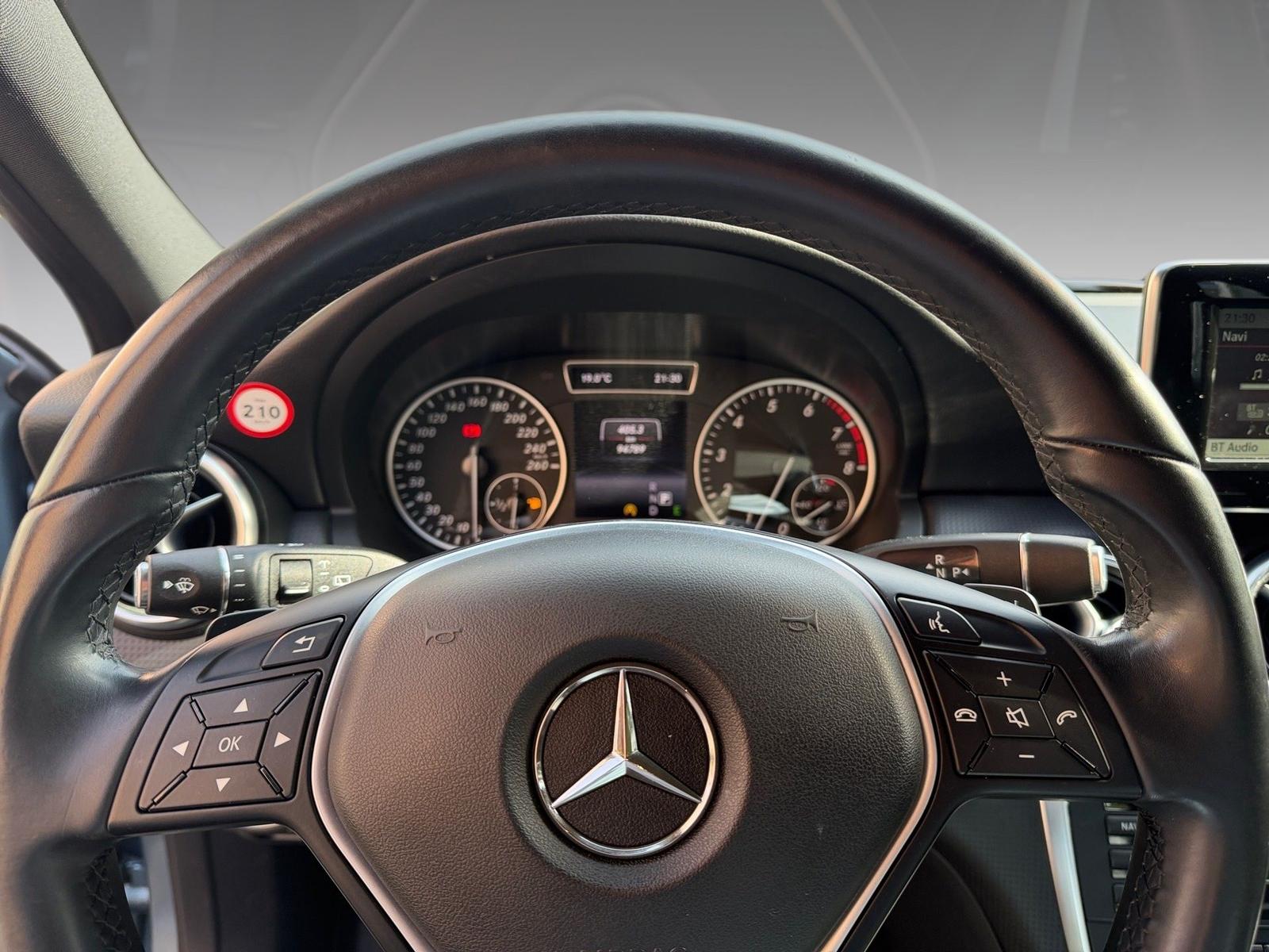 Mercedes-Benz A 180 Style BlueEfficiency XENON*TEMPOMAT*SHZ