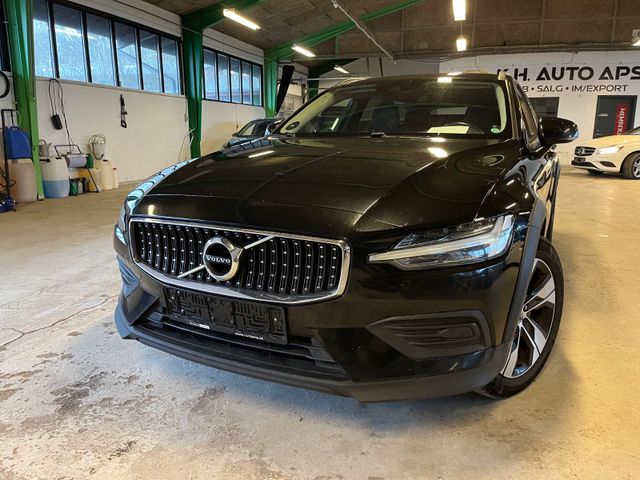 Volvo V60 Cross Country Pro AWD