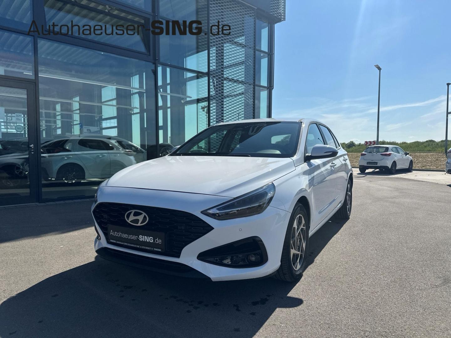 Hyundai i30 LED Digitales Cockpit PDCv+h NAV AC/AA