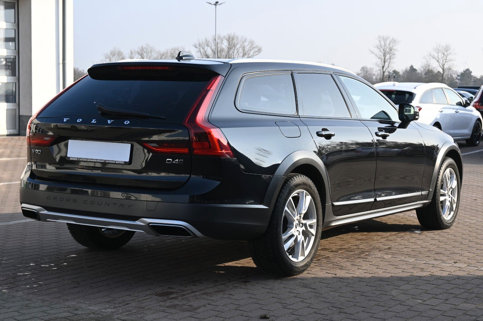 Fahrzeugabbildung Volvo V90 CC D4 AWD*STHZ*MIetkauf möglich