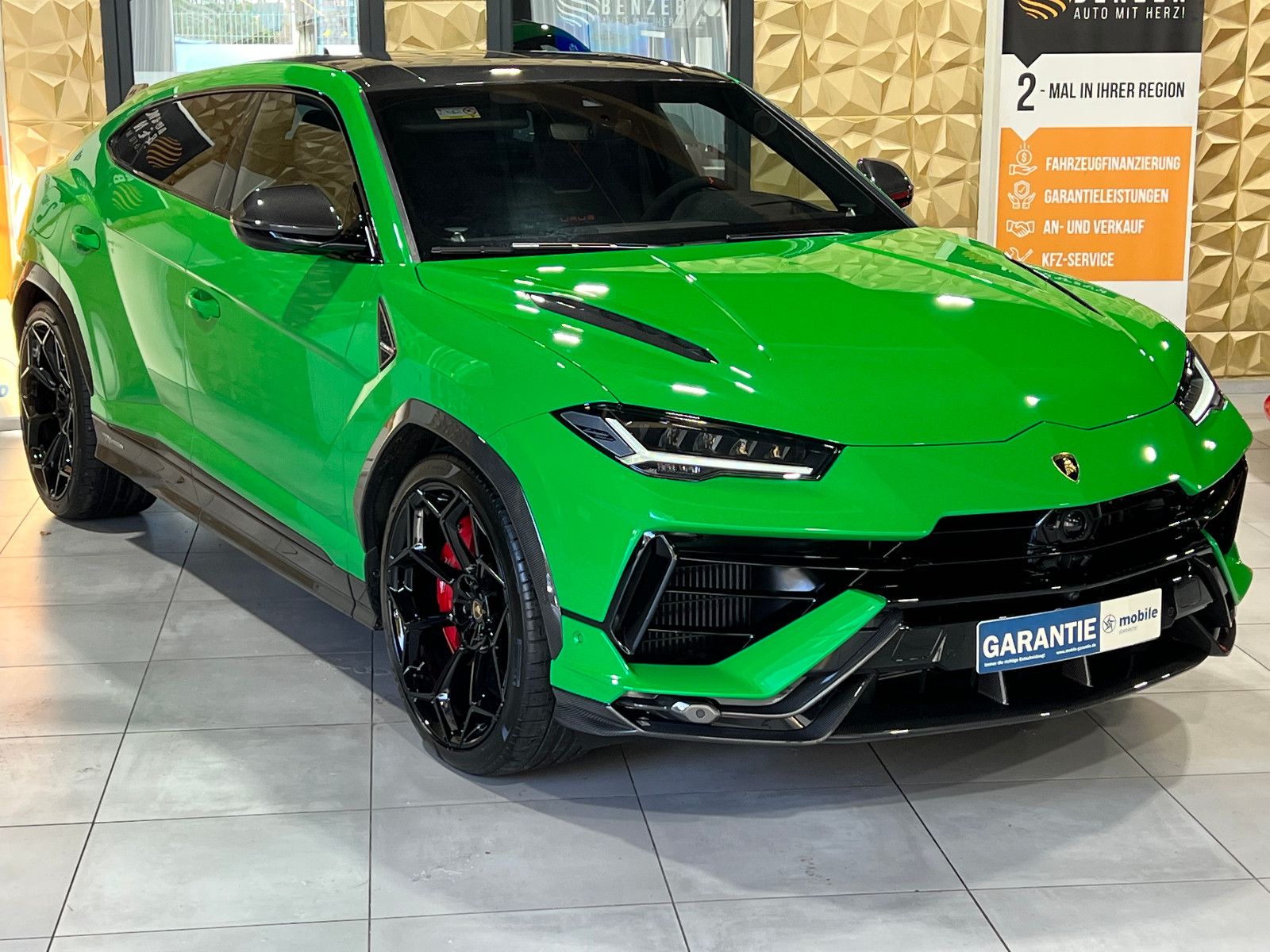 Fahrzeugabbildung Lamborghini Urus 4.0 V8 Performante/CARBON/3-D B&O/4-SEAT/