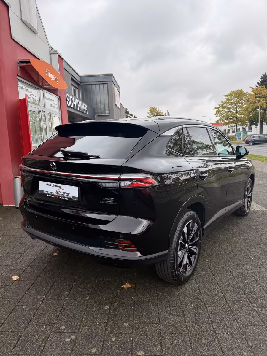 MG HS 1.5T GDI Hybrid+ Luxury