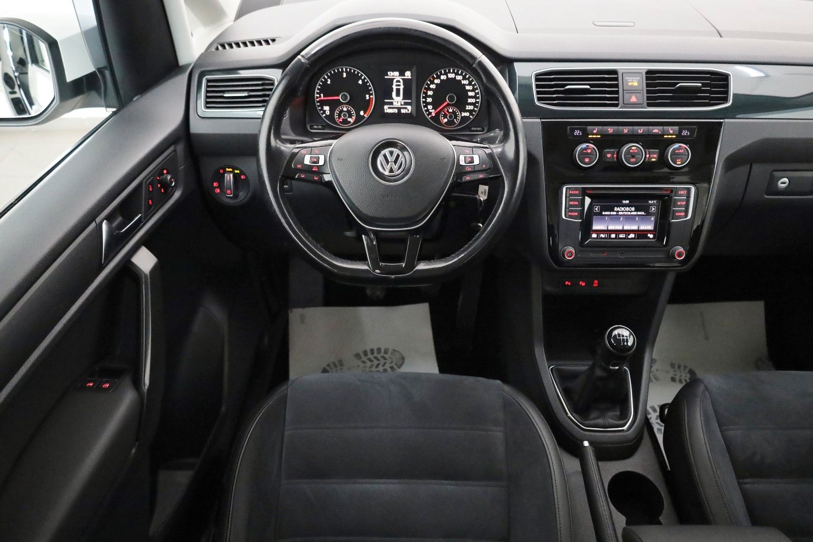 Fahrzeugabbildung Volkswagen Caddy Maxi Highline BMT, 7Sitzer,GSD,Kamera,AHK