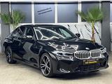 BMW 320i *M SPORTPAKET* NEW MODELL* CURVED*HUD*19"LM - BMW 320: 320i M Sport