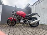 Ducati M900 Monster -Klassiker mit Mikuni-Flachschieber
