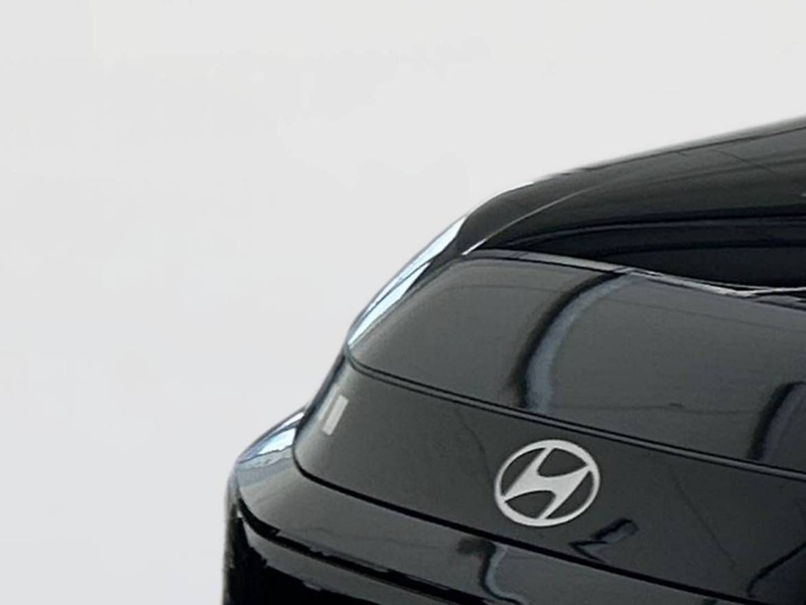 Fahrzeugabbildung Hyundai INSTER Cross Elektro-Komfort-Paket, V2L-Paket, A