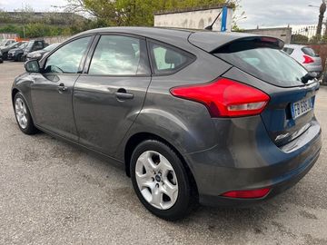 Ford Focus - 8